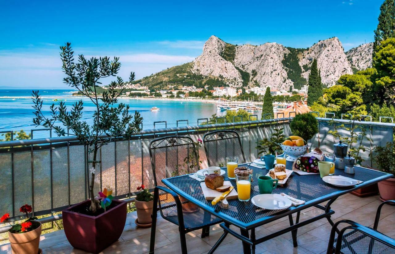 Cozy Apartments With Seafront Terraces Omis Exterior photo