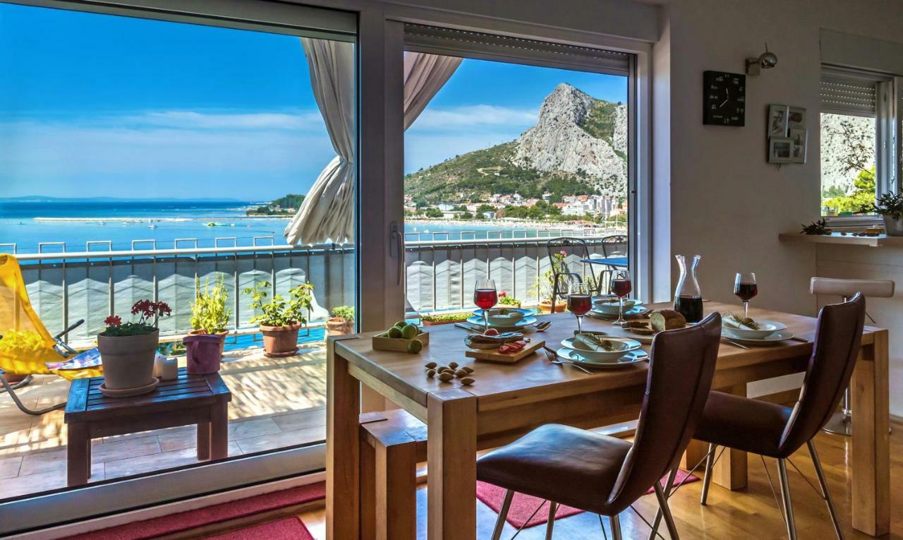 Cozy Apartments With Seafront Terraces Omis Exterior photo