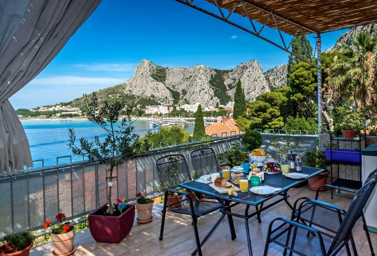 Cozy Apartments With Seafront Terraces Omis Exterior photo